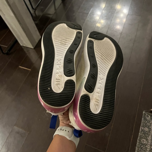 Women’s Size 7 - limited edition air max - Picture 4 of 4